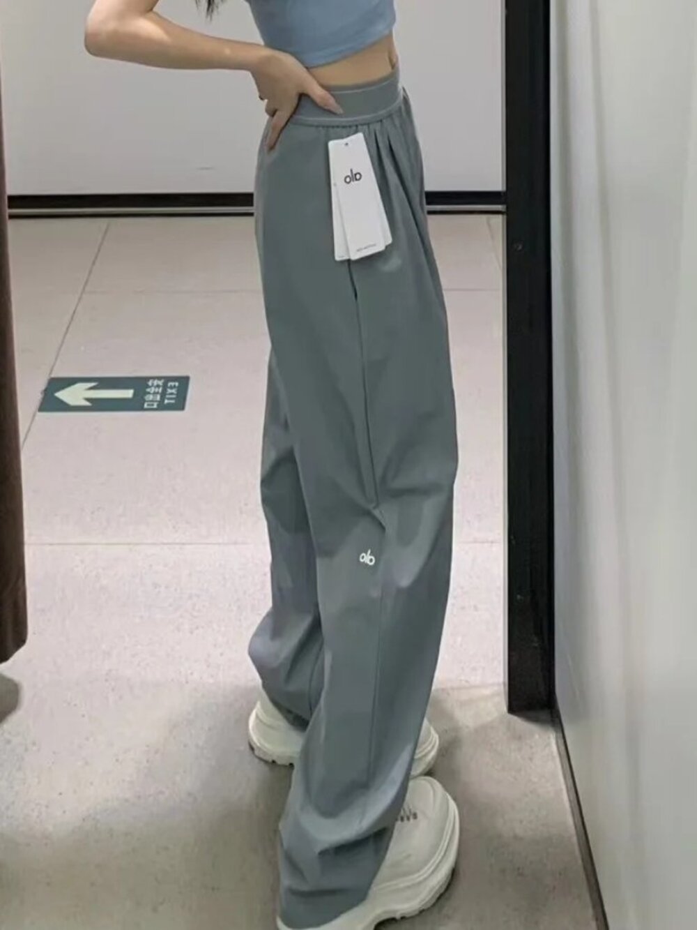 NWT XXS ALO Yoga ❣🥳  Women’s Steel Grey Wide Leg Pants (Regular) ✨ Minimalist
